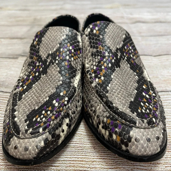 Vince Camuto Jendaya Convertible Loafer Mulberry Snake Print Leather Sz 6.5 - Picture 3 of 11